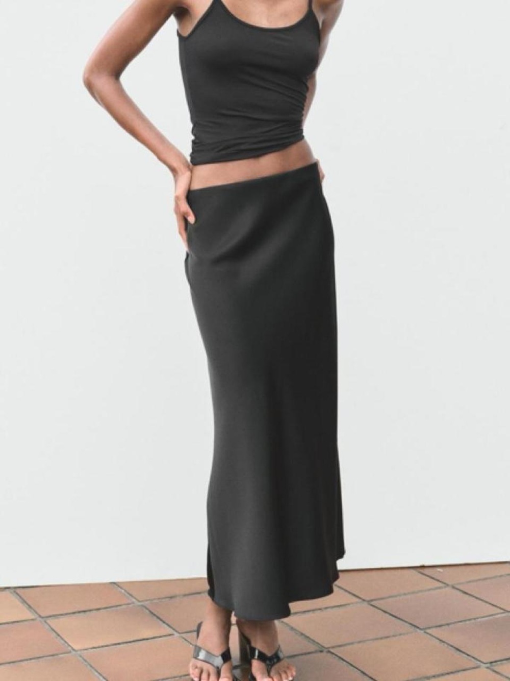 Zara black stretch polyester midi slip skirt EUC size M